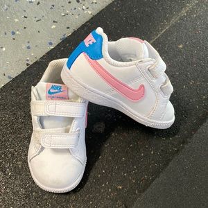 Nike kids white sneakers - US 5c